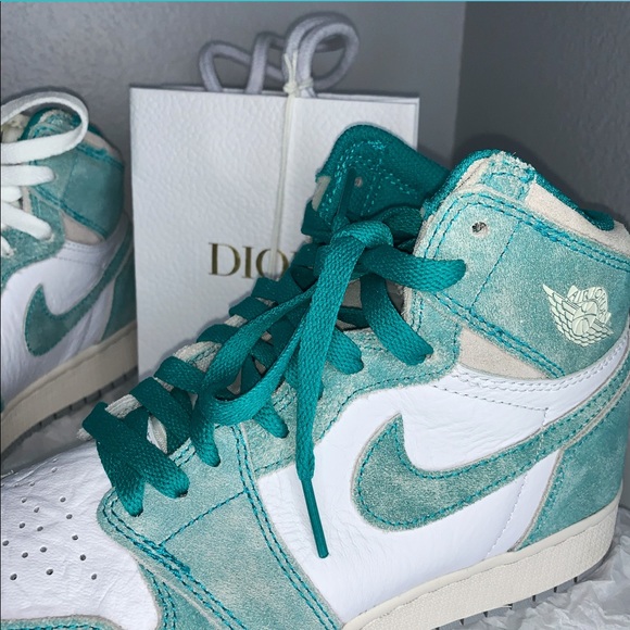 Jordan 1 Retro High Turbo Green 🥶🥶 - Picture 3 of 17